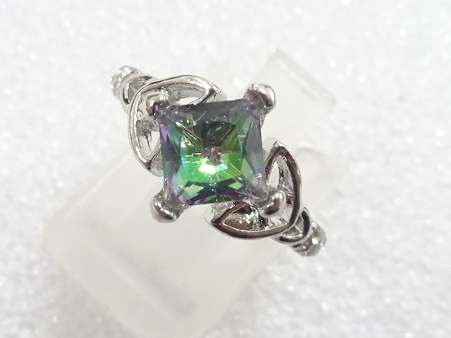 JAPANESE KIMONO / ANTIQUE COLORED STONE RING (SIZE 10)